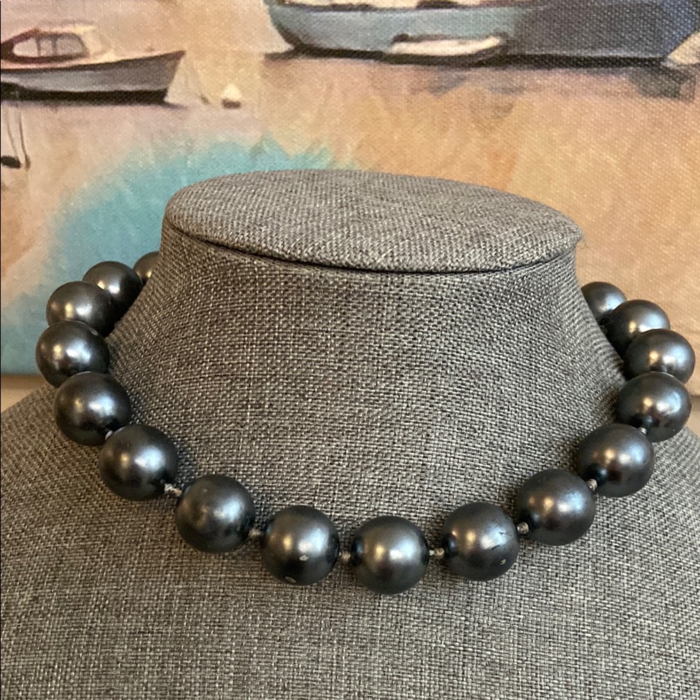 Vintage 80s Carolee Faux Gray Pearl Hand Knot Choker Necklace